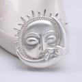 Broche artistique motif soleil et lune en finition argent mat pour mode féminine - Argent