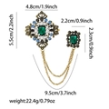 Broche de estilo barroco con flecos de pedrería y piedras esmeralda sobre base de aleación - Estilo Verde (MM-BR-2936-GN)