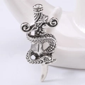 Broche de espada de serpiente plateado vintage con diamantes de imitación antiguos - Plateado
