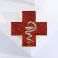 Spilla a croce medica con simbolo di serpente e coppa dorata e glitter rosso acceso - Rosso