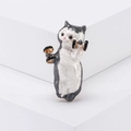 Kreative Emaille-Katzenbrosche mit Hanteln auf weißem Stand für Tierliebhaber - Grau-3526