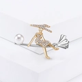 Spilla ragazza in lega alla moda con strass e perla bianca su blocchi geometrici - Stile Donna Oro KC Base Argento (MM-BR-3502-SL)