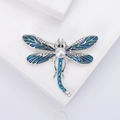 Elegante spilla a libellula con smalto blu, perle bianche e cristalli scintillanti - Blu (MM-BR-0746-BL)
