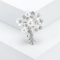 Eleganter silberner Blumenstrauß-Brosche mit weißen Perlen und funkelnden Strass - Silber