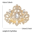 Spilla vintage dorata con strass scintillanti e gemme a goccia in stile barocco elegante - Oro