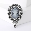 Vintage-Kamee-Brosche mit Damenprofil, schwarzem Zirkonia-Rahmen und Tropfenanhänger - Silber