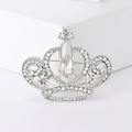 Elegante spilla a corona argentata con strass scintillanti e cristallo a goccia - Stile Argento (MM-BR-3754银色)