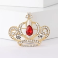 Spilla corona dorata elegante con gemma rossa a goccia e cristalli scintillanti - Stile Rosso (MM-BR-3754红色)