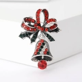 Detalle de broche de campana de Navidad con lazo rojo hojas verdes y pedrería fina - Rojo (MM-BR-3879-RD)