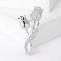 Detailansicht der Tulpenbrosche mit Zirkonia-Besatz und spiegelpolierten Blütenblättern - Silber