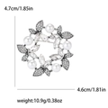 Spilla a ghirlanda d'argento con perle bianche e strass, misura 4,7 cm x 4,6 cm - Argento