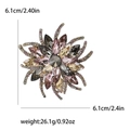 Spilla floreale da 6,1 cm con cristalli rosa e champagne in taglio marquise raffinato - Viola