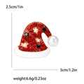 Weihnachtsmütze Brosche mit roten Kristallen, weißer Perle und Maßen auf weißem Hintergrund - Rot