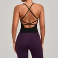 Top yoga nero con spalline incrociate sulla schiena e leggings viola sport - S / Nero