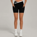 Dames yoga shorts met V-kruis taille en witte contrasterende bies in zwarte kleur - S / Zwart