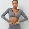 Grijze yoga-set voor dames met gedraaid crop top en sportlegging met hoge taille - S / donkergrijs