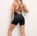 Tuta da yoga nera con schiena scoperta e spalline incrociate dal design aderente - Nero