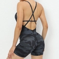 Tuta da yoga mimetica grigio scuro da donna con schiena scoperta e spalline incrociate - Camuffamento nero