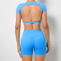 Himmelblaues Yoga-Set mit rückenfreiem Oberteil und High-Waist-Sportshorts für Damen - S / Oberteil Und Unterteil / Blau