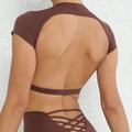 Top yoga marrone scuro con schiena scoperta, lacci incrociati e collo alto - S / caffè