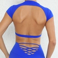 Set yoga blu acceso con top sportivo senza schiena e leggings con ritagli incrociati - Blu zaffiro