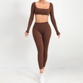 Set yoga marrone scuro con maglia a collo quadrato e leggings sportivi per donna - Caffè