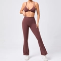 Ensemble de yoga mauve foncé avec brassière torsadée et pantalon évasé taille haute - Café