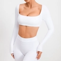Conjunto de yoga blanco con top corto de manga larga, cuello cuadrado y agujeros para pulgar - Blanco