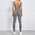 Tuta da yoga grigia con schiena scoperta effetto scrunch butt e scollo a U profondo - Taglia S / Grigio scuro