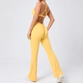 Completo yoga giallo acceso con top incrociato dietro e leggings a zampa scrunch - Giallo