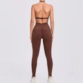 Ensemble de yoga avec soutien-gorge dos nu marron et legging taille haute sculptant - Café