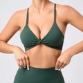 Brassière de sport vert foncé avec détail torsadé et fines bretelles réglables pour yoga - Vert Foncé