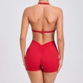 Set yoga rosso due pezzi con top allacciato al collo e pantaloncini a vita alta - S / Rosso