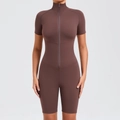 Tuta da yoga marrone scuro slim fit con maniche corte e cerniera anteriore - S / caffè