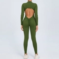 Combinaison yoga vert armée à manches longues avec dos nu et effet fesses plissées - Vert Armée