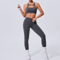 Set yoga grigio antracite da donna con reggiseno sportivo traforato e leggings a vita alta - S / grigio scuro