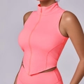 Gilet sportivo da donna rosa neon con collo alto, zip e orlo a forma di V modellante - Pesca Selvatica