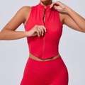Giacca da yoga smanicata rossa da donna con collo alto e leggings a vita alta abbinati - Rosso