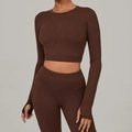 Completo yoga due pezzi marrone con top corto a maniche lunghe e leggings coordinati - S / caffè
