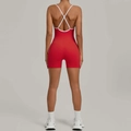 Rode sportieve bodysuit met witte kruisbanden en slank gesneden yoga jumpsuit design - S / Rood