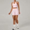 Ensemble de yoga rose avec brassière dos nu et short de compression pour le fitness - Rose Sakura