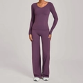 Dunkelviolettes Yoga-Set mit figurbetontem Oberteil und weiter Hose mit hohem Bund - Traubenlila