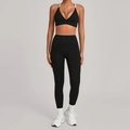 Tweeledige zwarte yogaset met V-hals sportbeha en legging met hoge taille en contourstiksels - S / Zwart