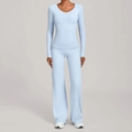 Schmal geschnittenes Langarm-Yoga-Top und ausgestellte Hose in Himmelblau aus Stretchstoff - Himmelblau