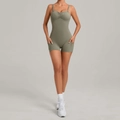 Tuta da yoga verde salvia con busto arricciato, tasche e spalline sottili - XS / verde oliva