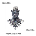 Detailed view of rhinestone bear brooch with crown and pearls including dimensions and weight - Blue