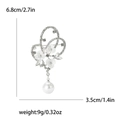 Details zur Größe der Schmetterlingsblüten-Brosche mit weißer Emaille und Perle - Silber