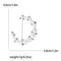 Dettaglio dimensioni della spilla a luna con perle e strass, altezza 4,0 cm x 3,0 cm larghezza - Argento