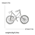 Vista dettagliata della spilla bici argento con misure 4,4 cm e peso 6,8 g - Argento