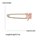 Broche trèfle en strass rose avec finition en alliage doré et détails de taille - Rose